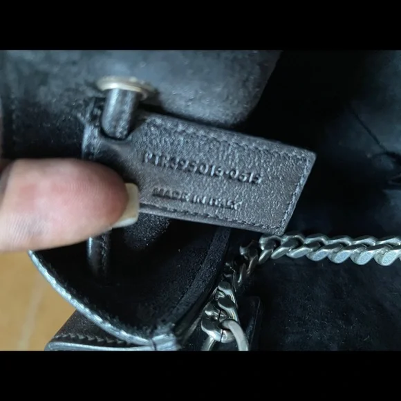 Saint Laurent small Emanuelle crossbody bucket bag - Picture 4 of 13